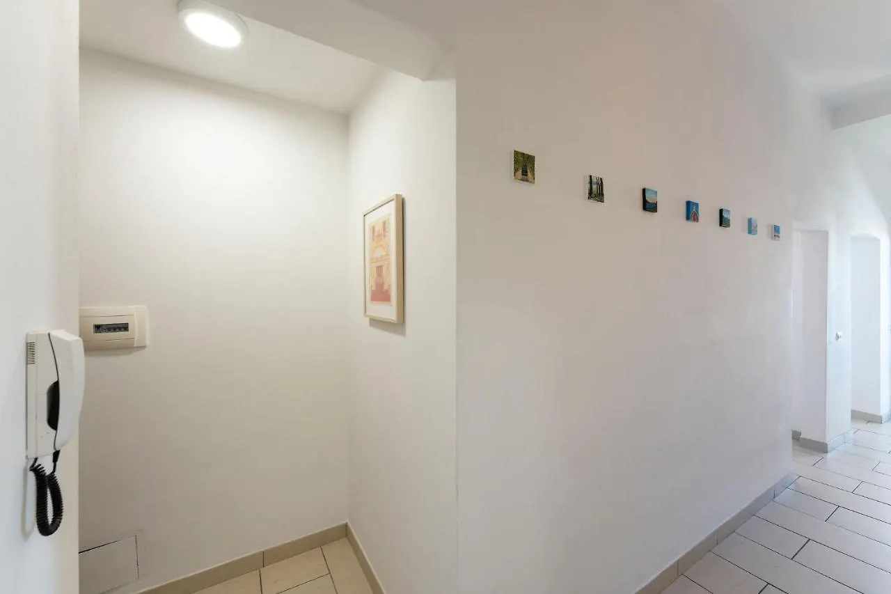 Porcellana Apartment Флоренция 0*,